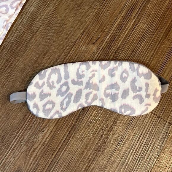 Victorias Secret size large leopard print pajamas with eye cover. - Picture 3 of 7